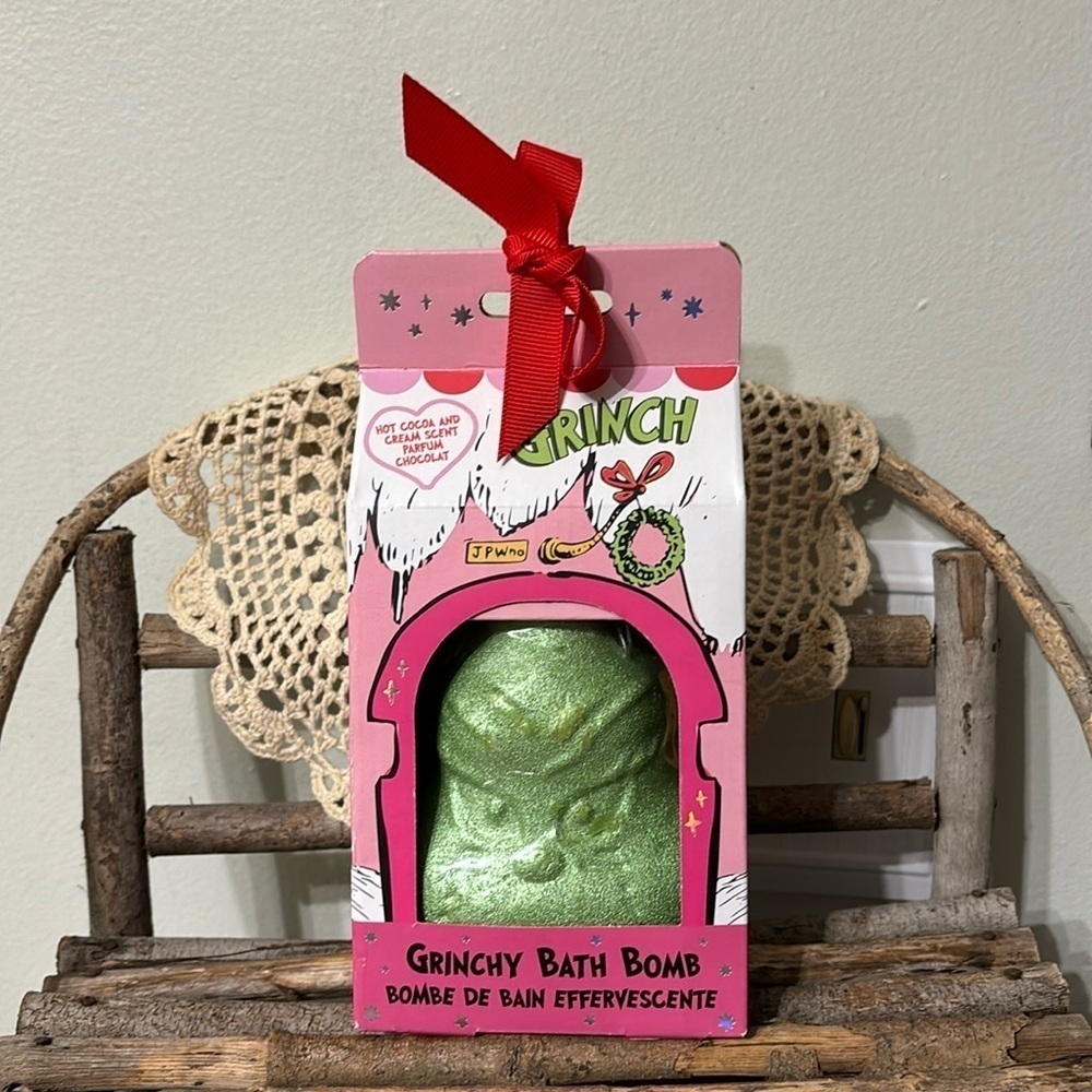 NIB DR SEUSS THE GRINCH HOT COCOA AND CREAM GRINCHY BATH BOMB